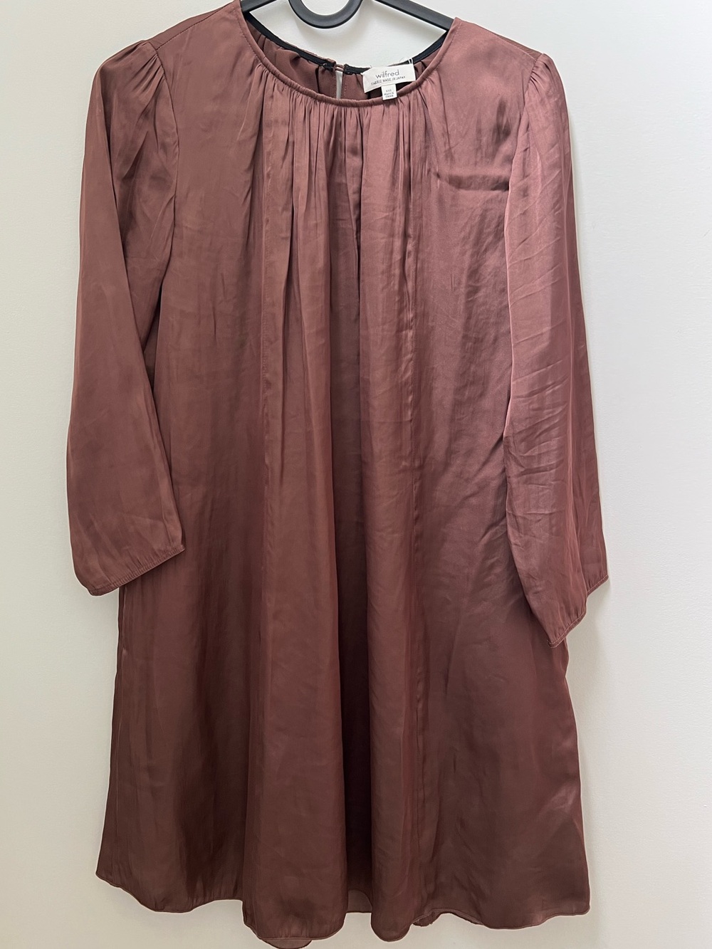 Aritzia Dusky Brown Long-Sleeve Pleated Shift Dress with Pockets Japan Fabric